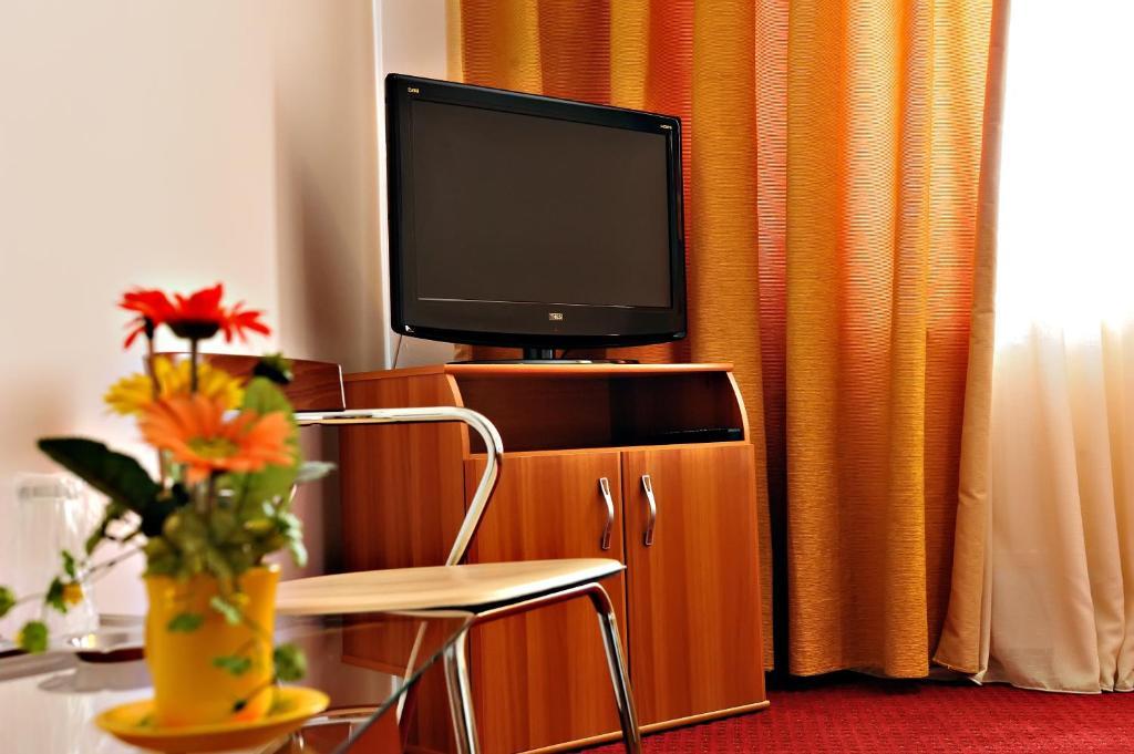 Motel Confort Floresti  Exteriör bild