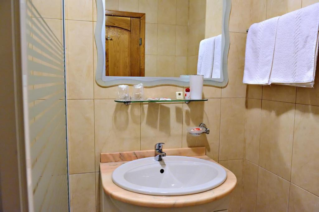 Motel Confort Floresti  Rum bild